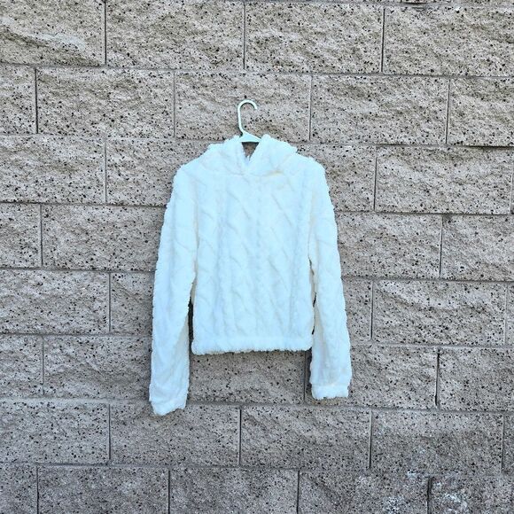 Cozy White Faux Fur Hooded Sweater - Picture 3 of 15